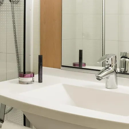 Hotel Ibis Paris Porte De Bercy